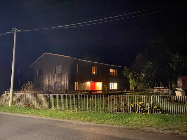 Goldenbaum 7 bei Nacht