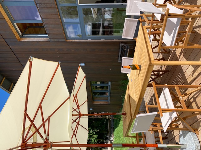 Terrasse mit Champagner